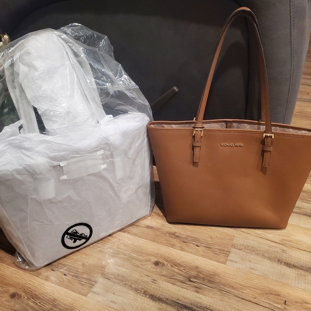 Michael Kors jet set travel tote